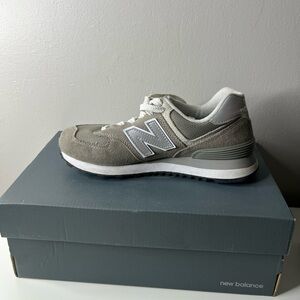 574 Core Grey and White New Balance